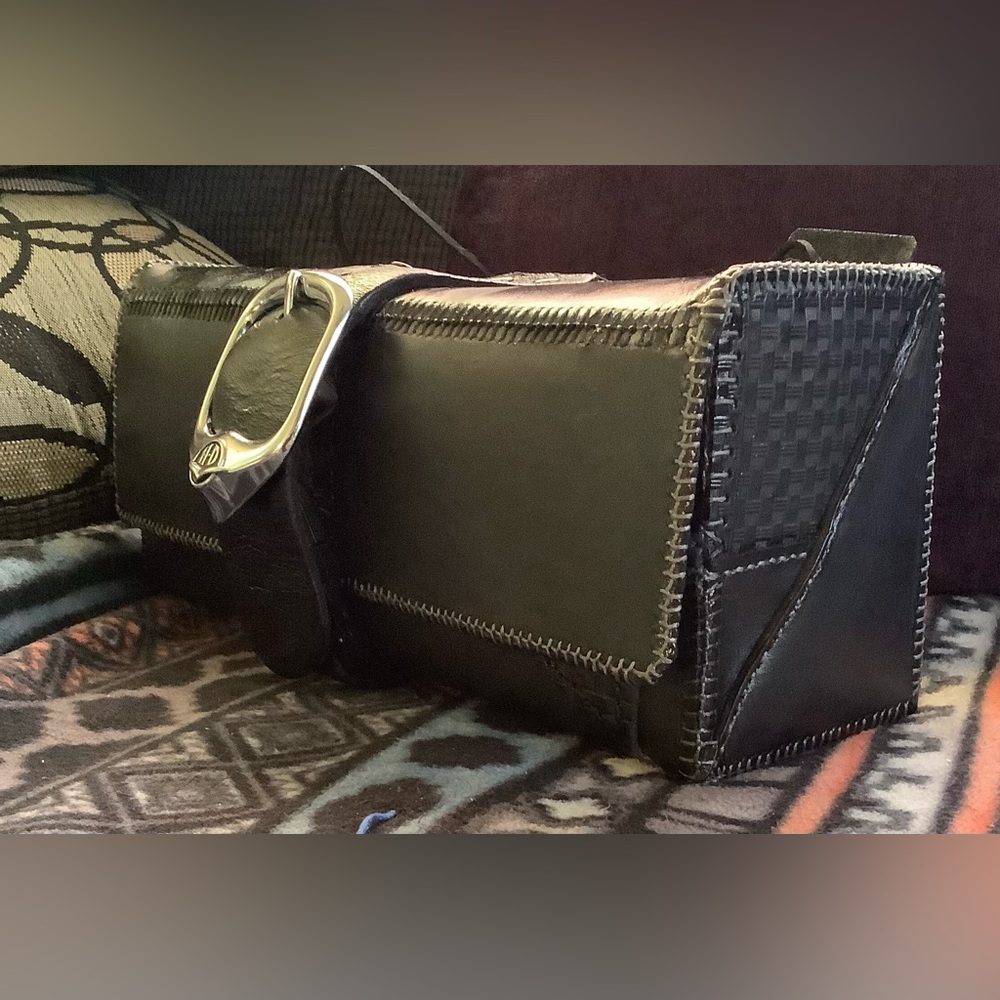 Motorcycle handle-bar/tool Bag 
(Handcrafted/Recycled Leather) - Picture 2 of 9